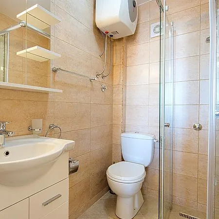 Apartment Djuro Rafailovic *